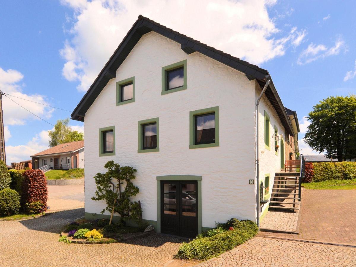 Lovely Holiday Home In B Tgenbach By The Lake Butgenbach Exteriör bild